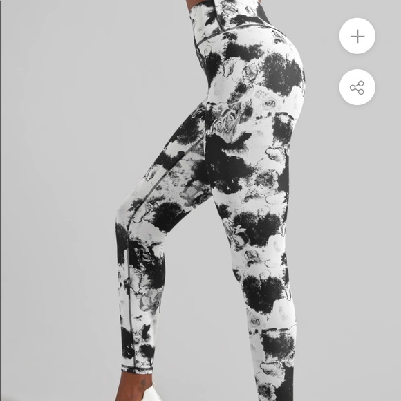 Buffbunny Collection Pants - 🎉HP🎉Buffbunny defy black rose leggings